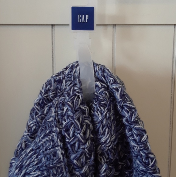 Gap Cable Knit Infinity Scarf & Beanie - Picture 5 of 7